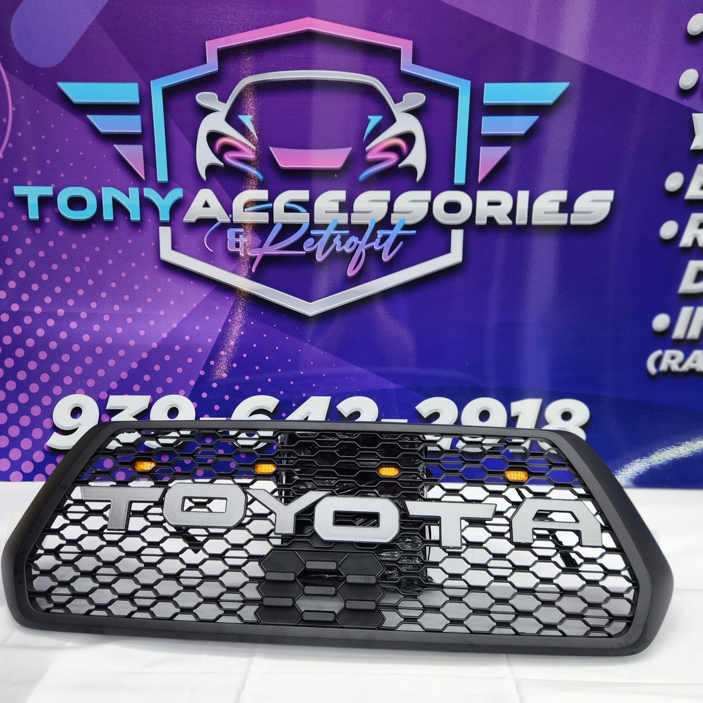 Tacoma 2016-2023 front grille (Raptor style) w/lights & big letters