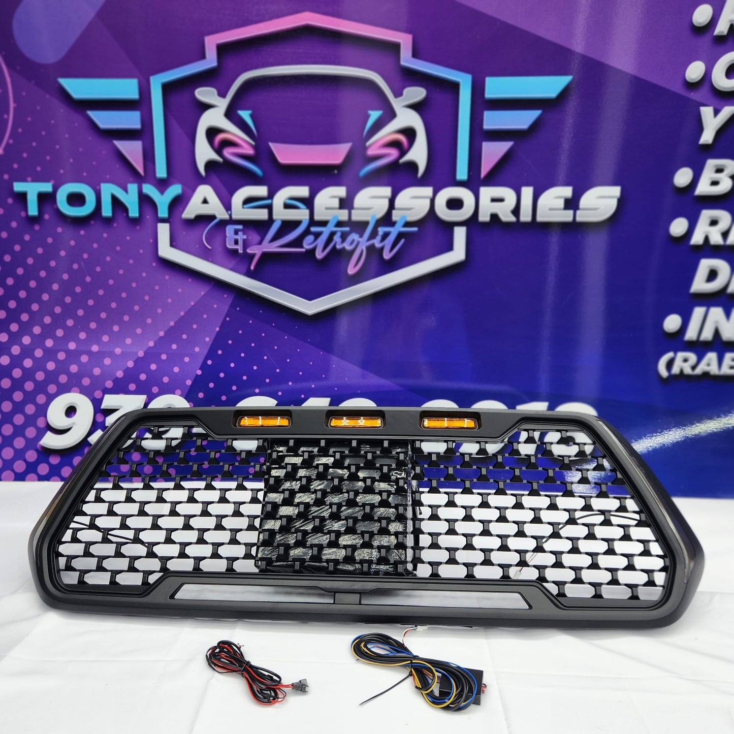 Tacoma 2016-2023 front grille TRD style w/lights