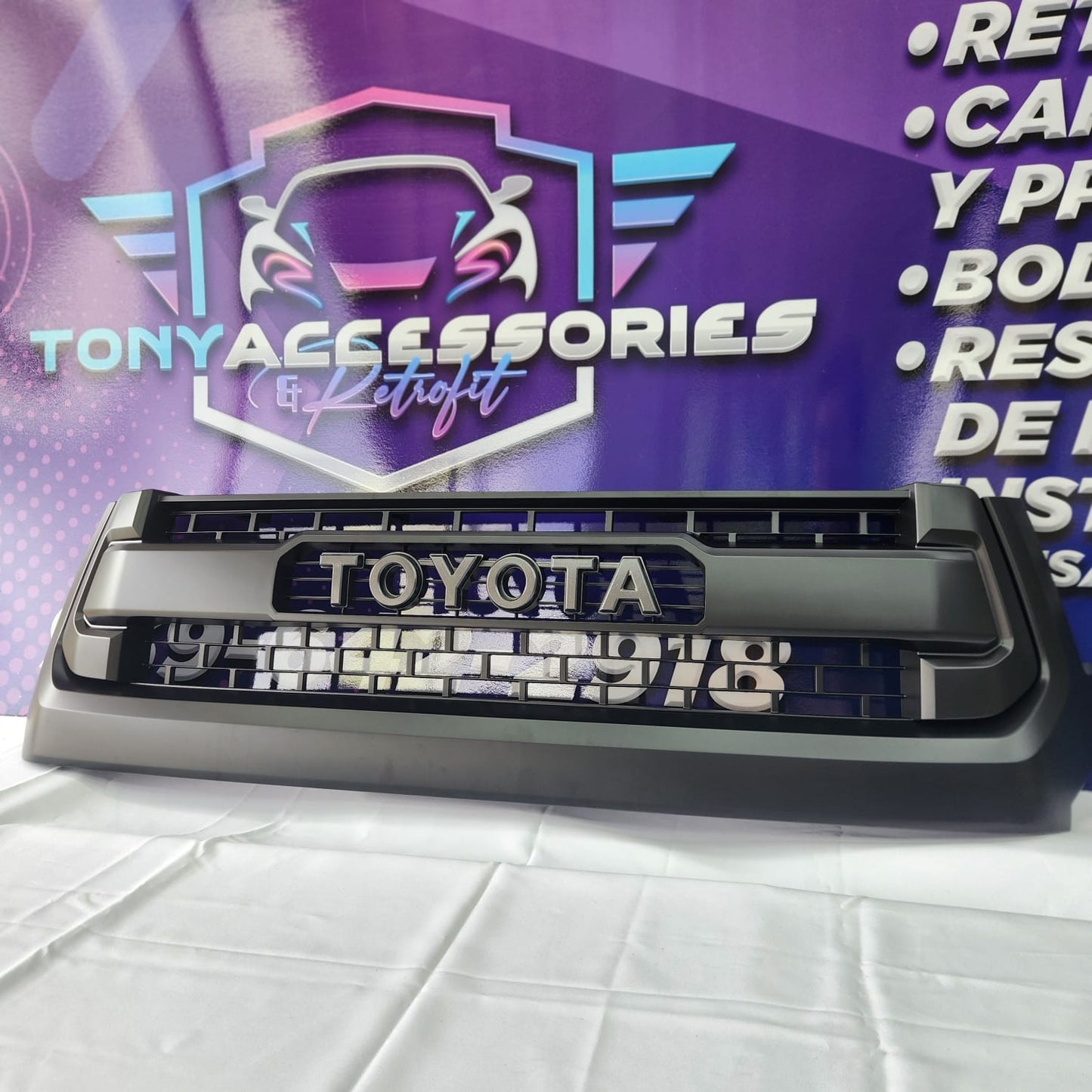 Tundra 2014-2021 front grille matte w/o grille lights