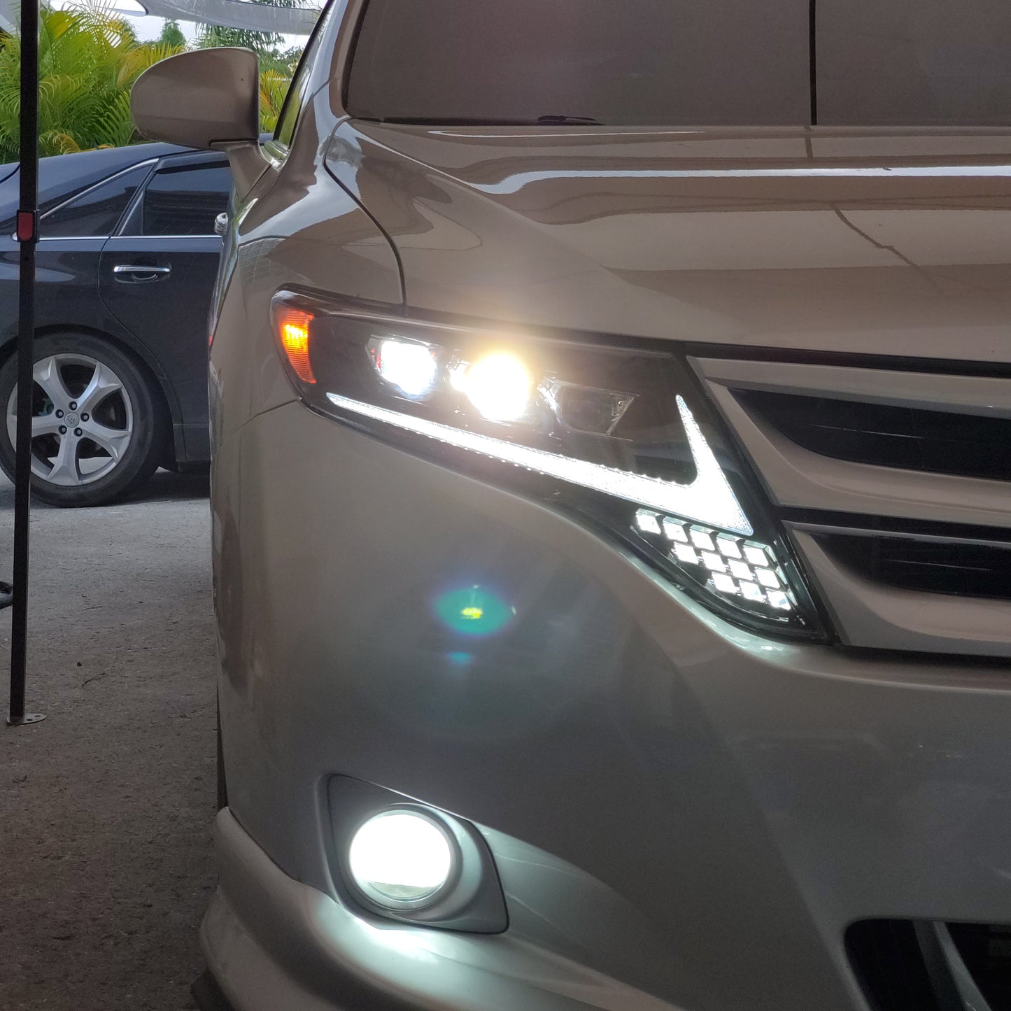 Toyota Venza 08-15 Headlights (Lexus style V1)