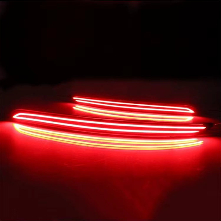 Hyundai Elantra 2016-18 rear bumper LED reflector