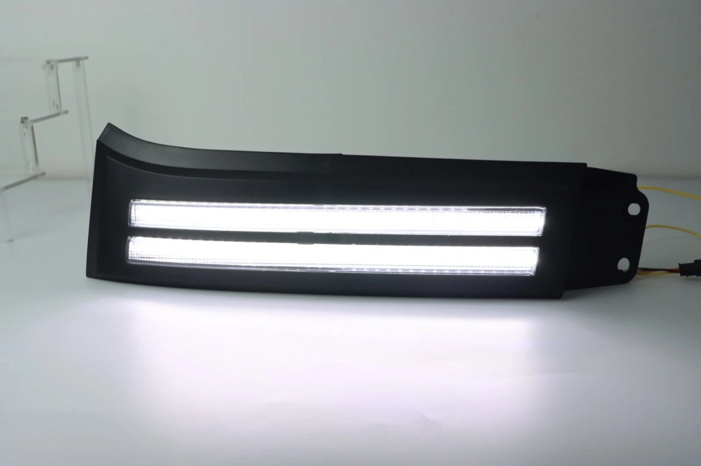 Toyota Tundra 2007-13 lower DRL with sequential turn signal