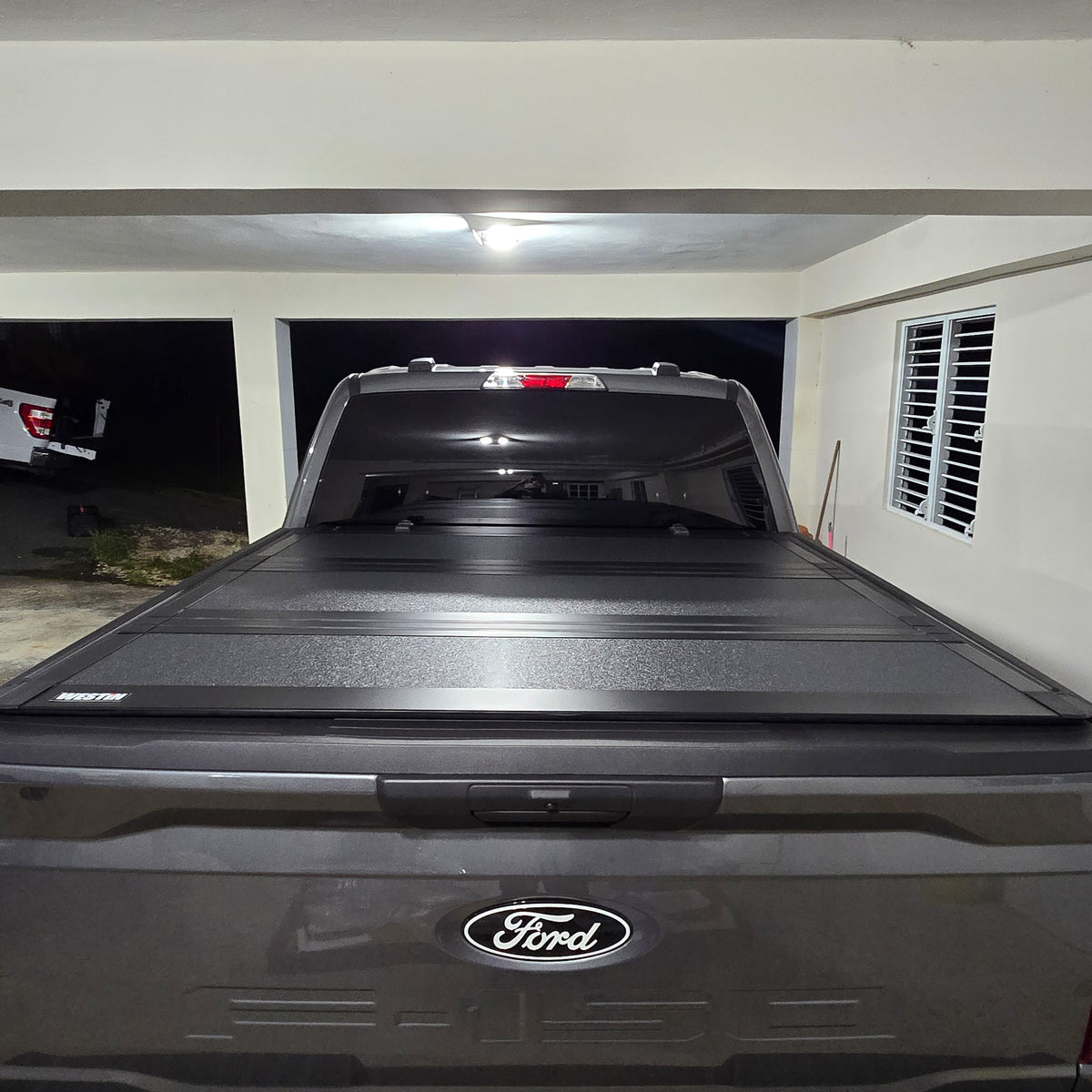 Westin 15-26 Ford F-150 5ft. 7in. Bed Hard Tri-Fold Tonneau Cover - Black