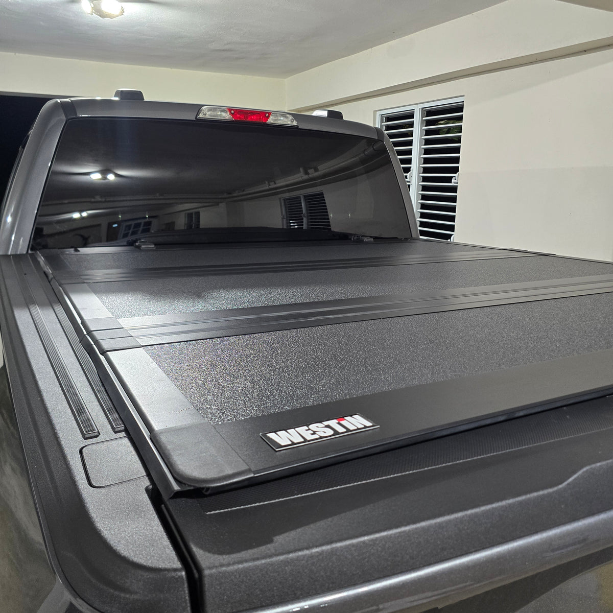 Westin 15-26 Ford F-150 5ft. 7in. Bed Hard Tri-Fold Tonneau Cover - Black